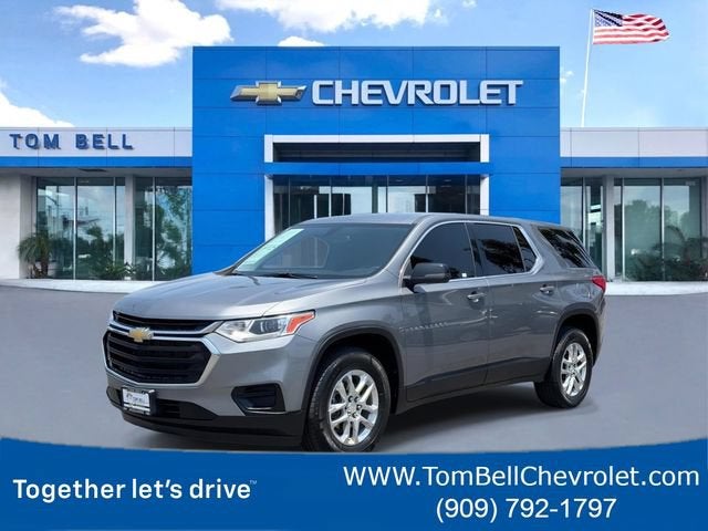 2021 Chevrolet Traverse LS in Satin Steel Metallic — front three-quarter view