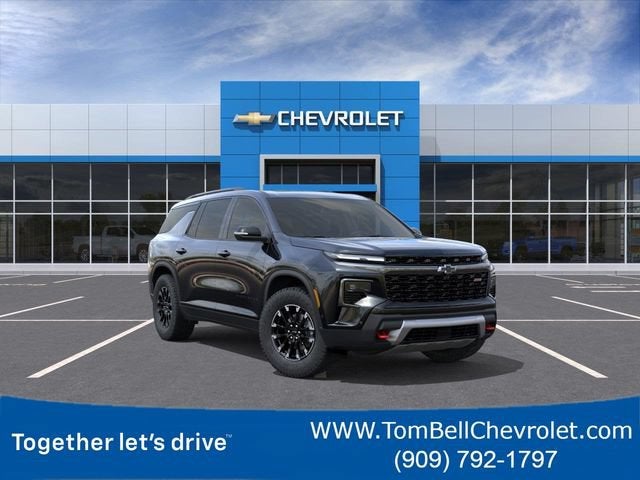 2026 Chevrolet Traverse Z71 in Mosaic Black Metallic — front three-quarter view